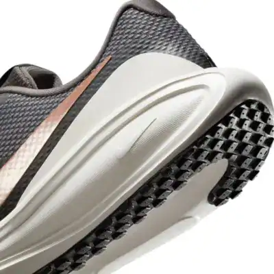 W NIKE REVOLUTION 8 - Image 7